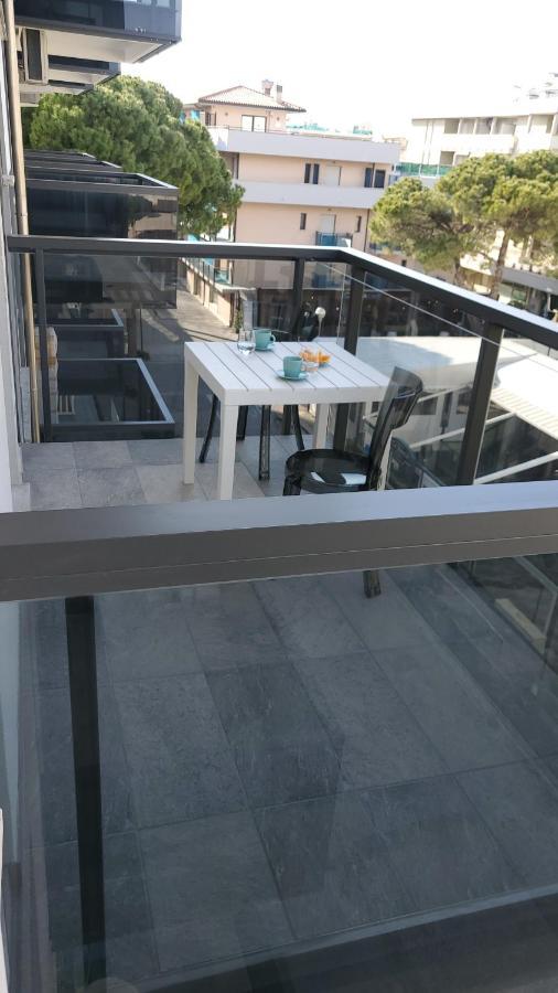Malibu Apartments Бибионе Экстерьер фото