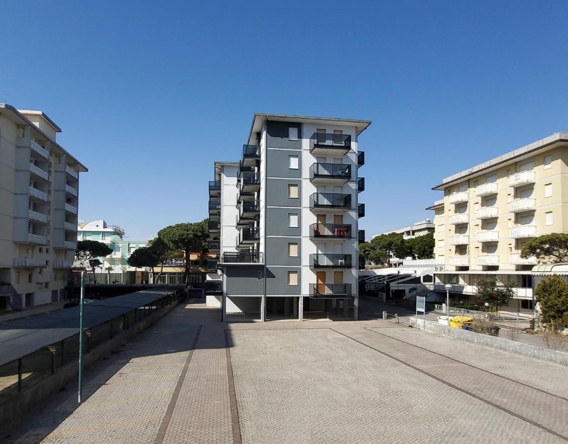 Malibu Apartments Бибионе Экстерьер фото